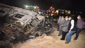 مصري أنقذ ابنه بإلقائه من حافلة محترقة.. ومات!