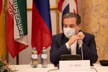 عباس عراقجي يحضر اجتماعاً للجنة المشتركة بالمحادثات النووية في فيينا (أرشيفية من رويترز)