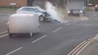 فيديو يحبس الأنفاس.. حادث مرعب لسيارة بداخلها طفل