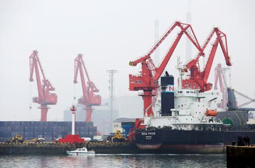 ميناء نفطي في الصين (رويترز)