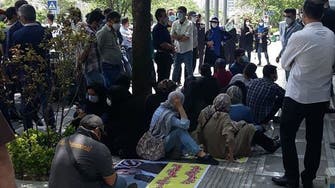تجمعات گسترده مالباختگان بورس؛ جو امنیتی و شعارهایی علیه خامنه‌ای و روحانی