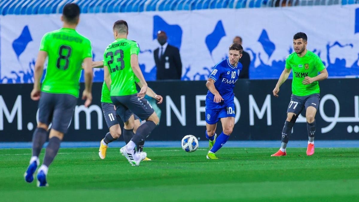 الهلال يسعى لاستعادة توازنه على حساب أجمك الأوزبكي