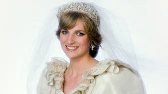تصویری؛ نمایش عمومی لباس عروسی پرنسس دایانا در کاخ کنزینگتون