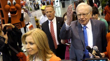 Berkshire Hathaway CEO Warren Buffett gestures prior to the company's annual meeting in Omaha, Nebraska, on May 2, 2015. (Reuters)