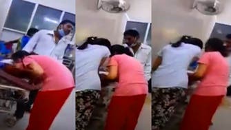 وڈیو : بھارتی خاتون کی کرونا سے متاثرہ ماں کو منہ کے ذریعے آکسیجن دینے کی کوشش
