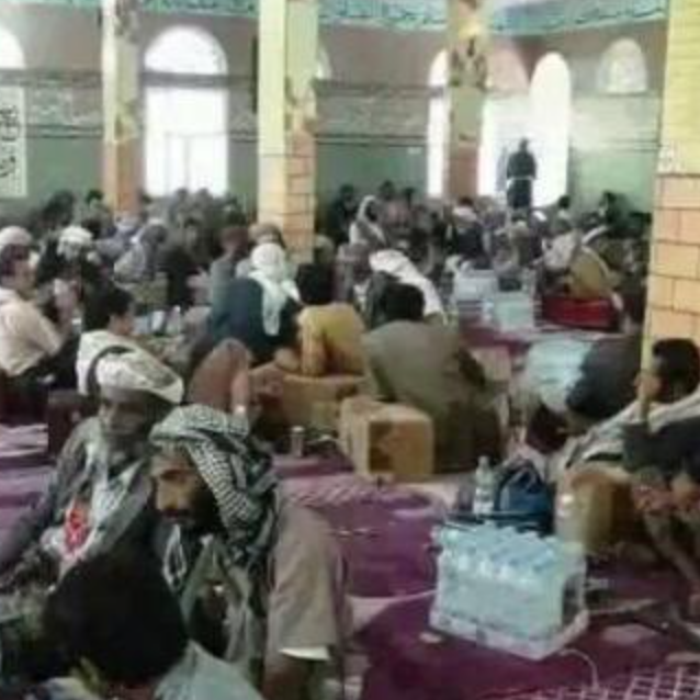 صور صادمة.. "قات" في مساجد خاضعة لسيطرة الحوثيين