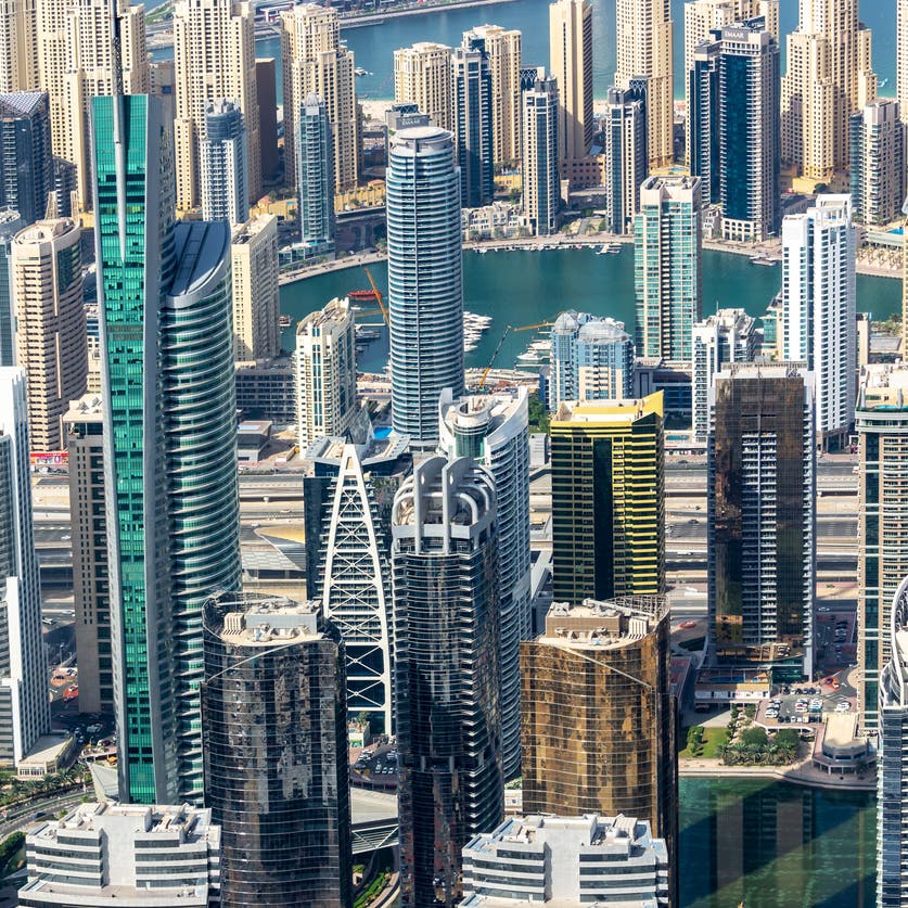 دبي تتحول إلى ملاذ للأثرياء.. طلب كبير على العقارات الفاخرة