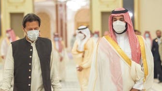 استقبال ولیعهد سعودی از نخست‌وزیر پاکستان در جده