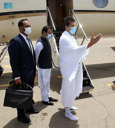 وزیر اعظم عمرہ ادائی کے لیے مدینہ سے مکہ روانہ ہو رہے ہیں