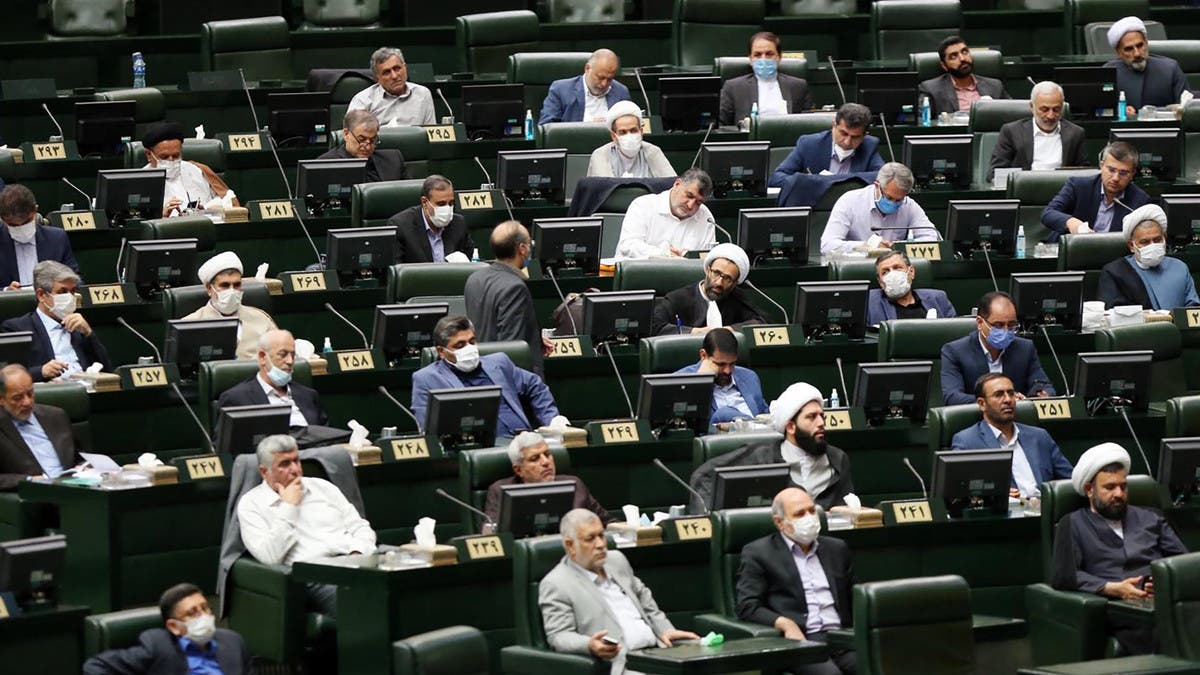نواب إيرانيون يضعون شروطا لإحياء الاتفاق النووي