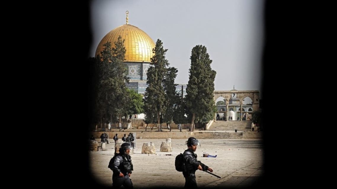 عناصر من الجيش الإسرائيلي قرب المسجد الأقصى في القدس - فرانس برس