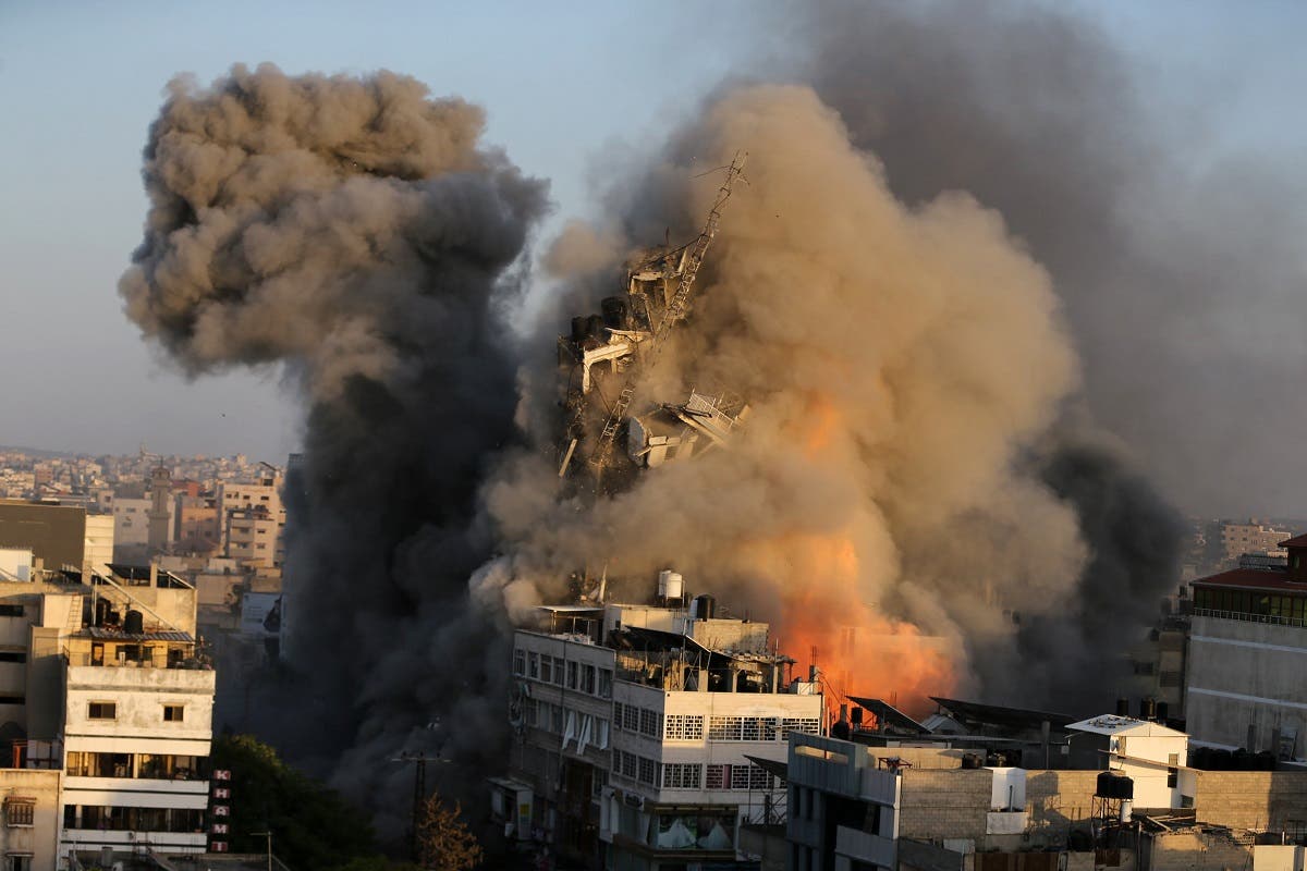 انهيار برج سكني في غزة بقصف إسرائيلي