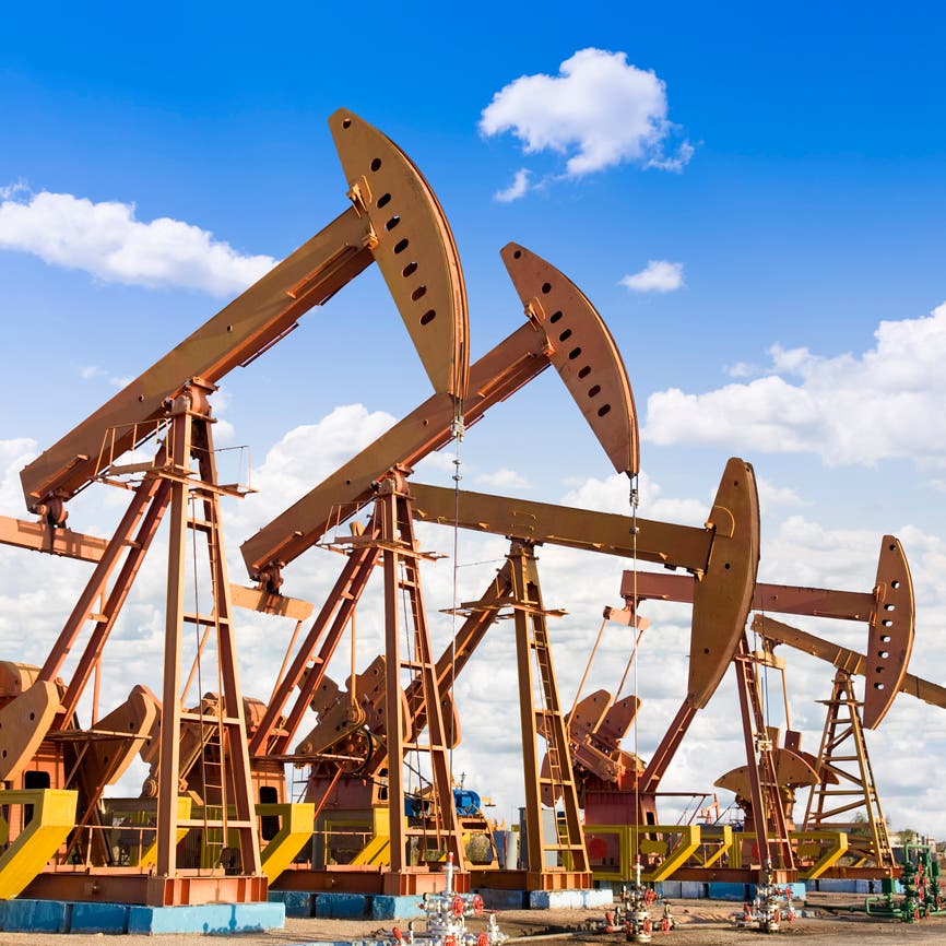 النفط يقلص خسائره بعد تصريحات وزير الطاقة السعودي حول اتفاق أوبك+