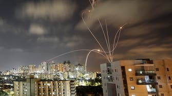 صفارات الإنذار تدوي.. أكثر من 100 صاروخ على عسقلان