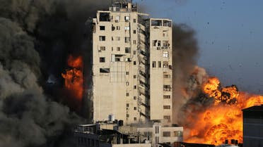 قصف عنيف على غزة (رويترز)