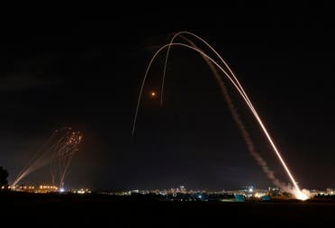 آئرن ڈوم غزہ سے فائر راکٹوں کو فضا میں ناکارہ بنا رہا ہے