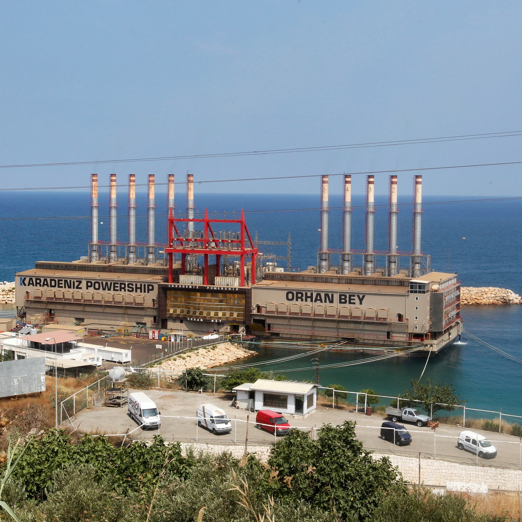شركة تركية تقطع الكهرباء عن لبنان وسط مخاوف من ظلام دامس