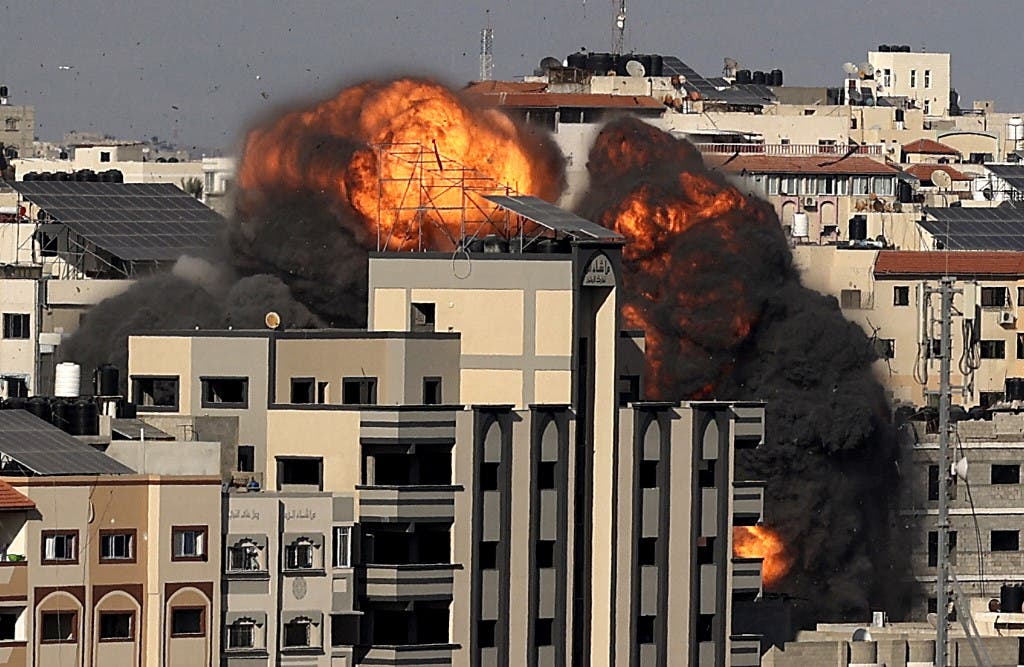 من القصف الإسرائيلي على غزة 14 مايو 2021- فرانس برس