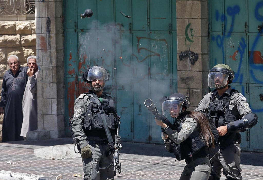 من الاشتباكات بين الجيش الإسرائيلي والفلسطينيين في الضفة - فرانس برس