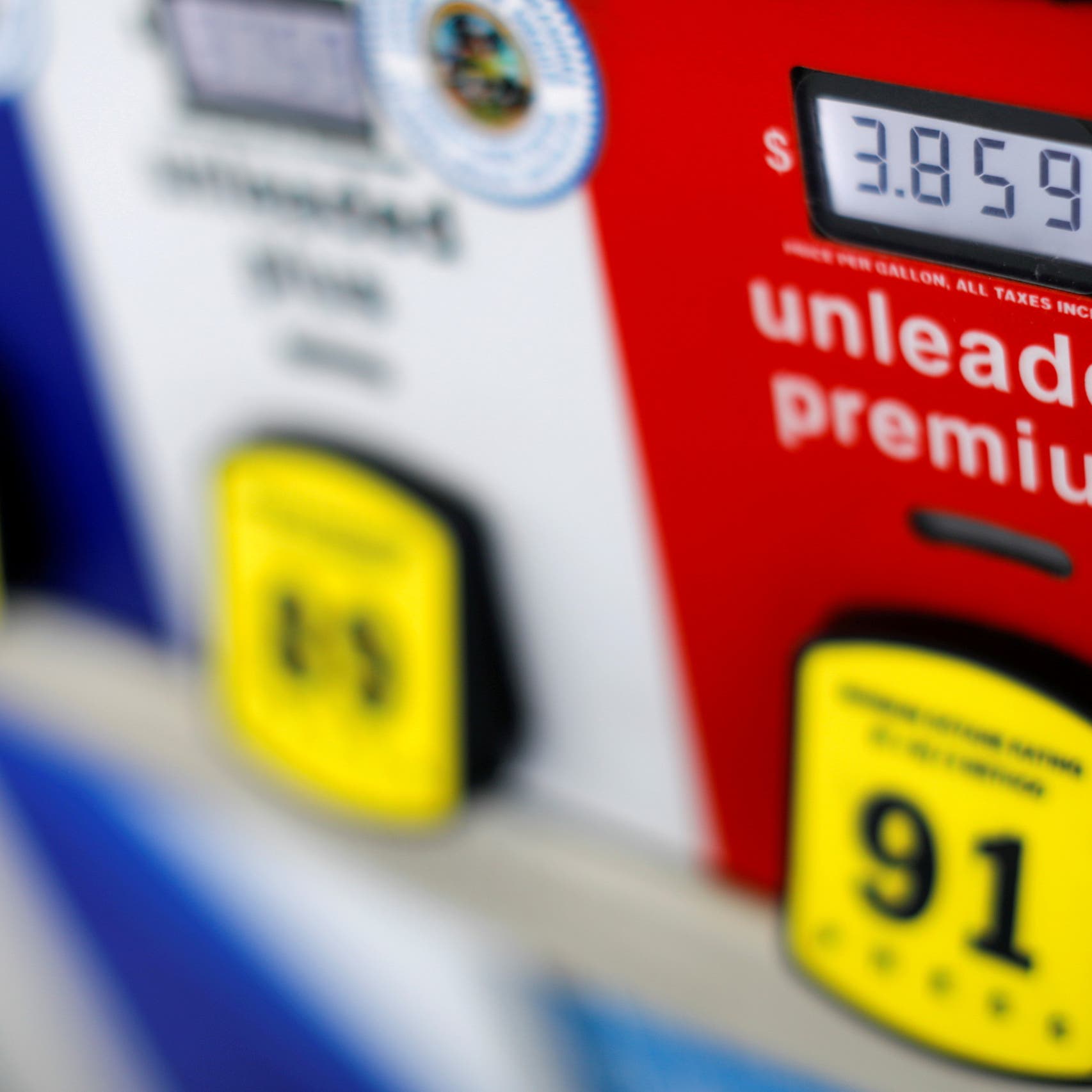 زعيم أغلبية الشيوخ الأميركي يطالب بالسحب من احتياطي النفط لخفض الأسعار