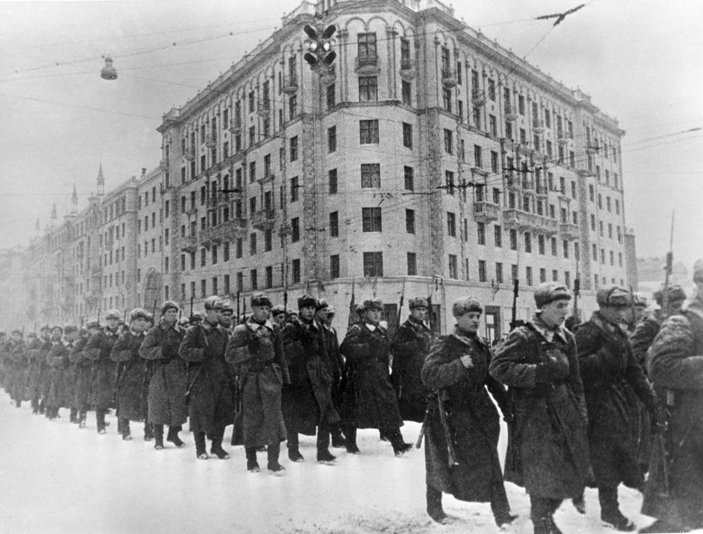 جانب من القوات السوفيتية المدافعة عن موسكو بالحرب العالمية الثانية