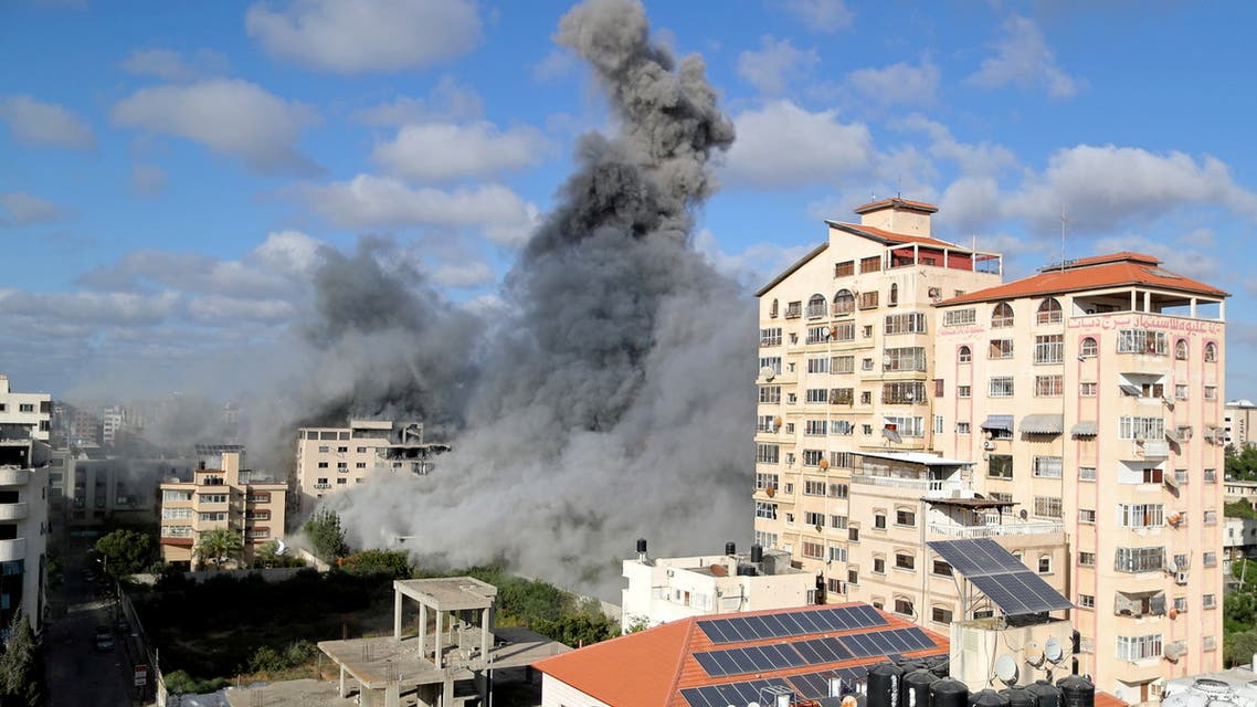 قصف إسرائيلي على غزة (رويترز)