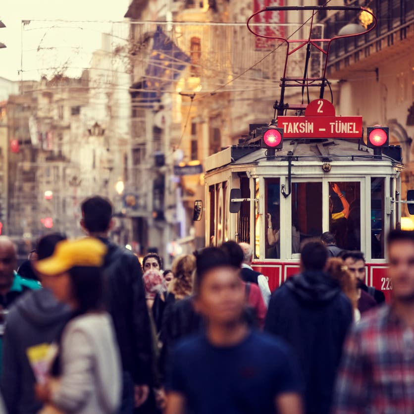 تقرير يكشف تفاقم أزمة البطالة بين الشباب في تركيا