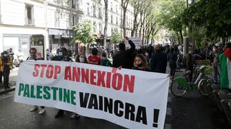 Thousands march in France in support of Palestinians 