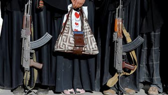 "الملابس الداخلية".. أحدث فصول القمع الحوثي بصنعاء