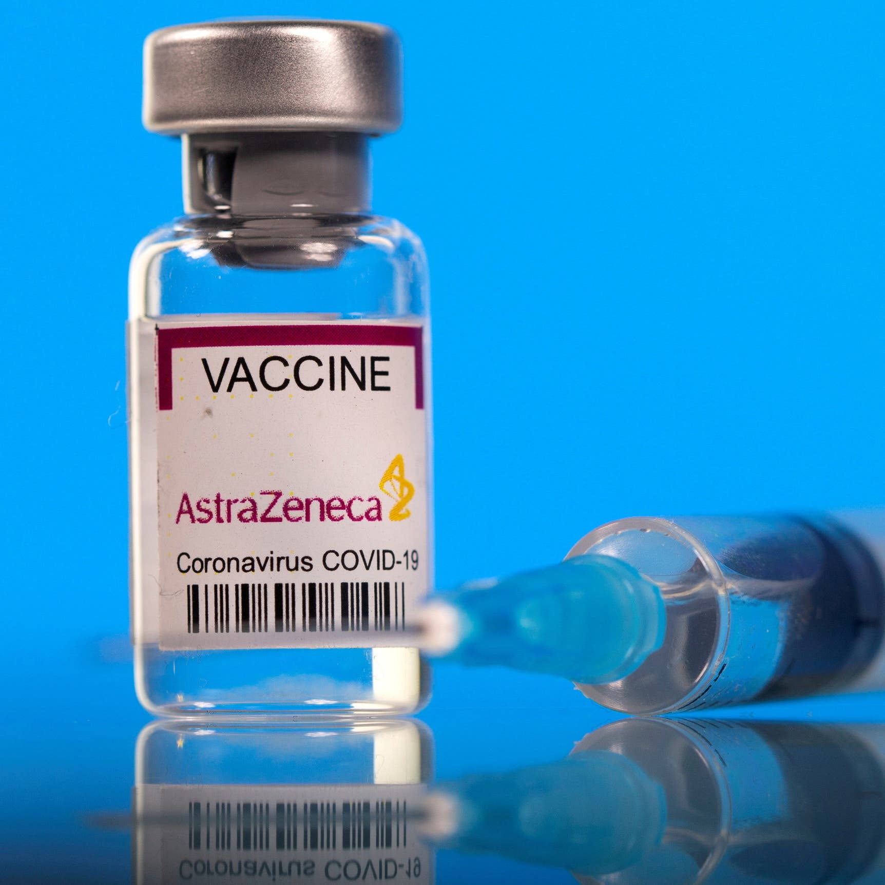 مخاطر أكبر من "تجلط الدم" للقاح أسترازينيكا.. دراسة تكشف الكثير