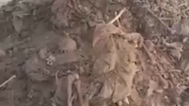 فيديو لرفات وجماجم بشرية عثر عليها في مصر
