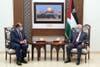 جانب من لقاء الرئيس محمود عباس مع مدير المخابرات المصرية عباس كامل 