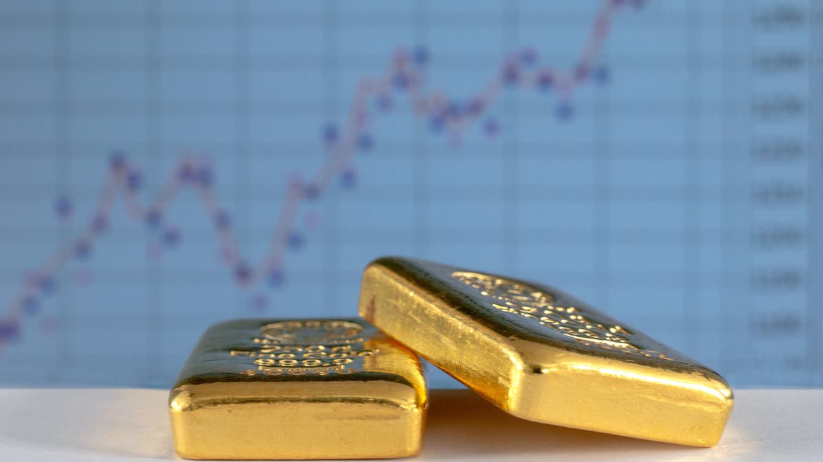 سعر الذهب يقفز إلى 2025 دولارا للمرة الأولى منذ 2020
