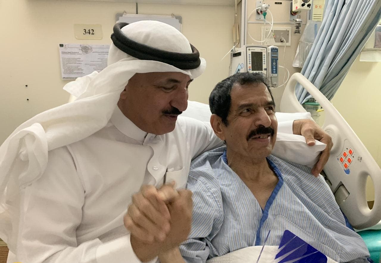 الشايع على السرير الأبيض