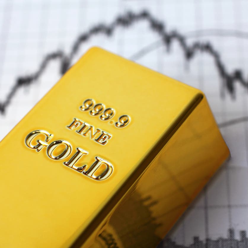 الذهب يعزّز من زخمه بعد أفضل أداء منذ قرابة العام