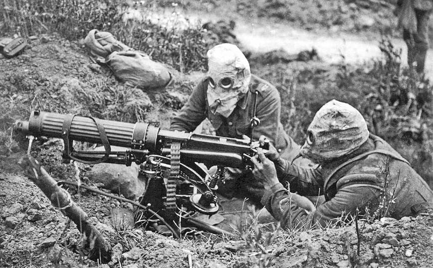 صورة لعدد من الجنود الألمان خلال معركة إيبر الثانية