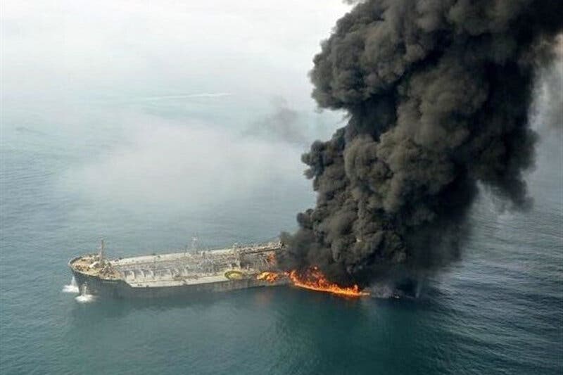 مياه الخليج تبتلع سفينة إيران الحربية.. غرقت بالكامل – المراقب