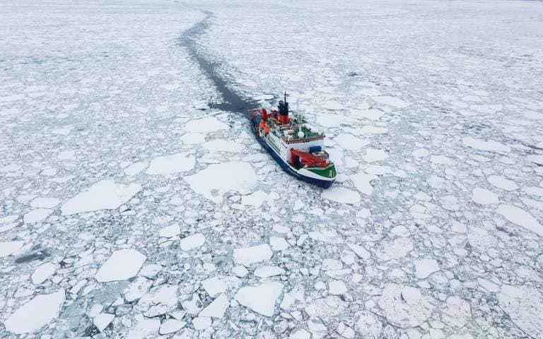 ذوبان الجليد في القطب الشمالي