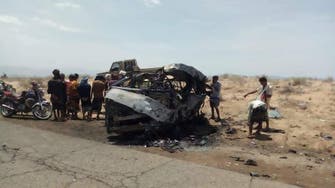 صور.. 13 قتيلا من عائلة واحدة بحادث مروري مروع باليمن