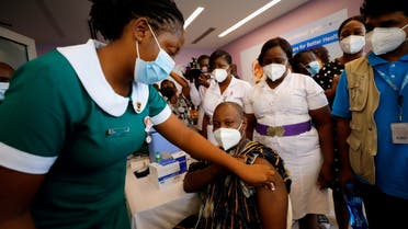 Director General of the Ghana Health Service Dr. Patrick Kuma-Aboagye receives the coronavirus disease (COVID-19) vaccine during the vaccination campaign at the Ridge Hospital in Accra, Ghana March 2, 2021. (File Photo: Reuters)