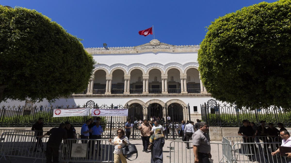 تونس.. قرار بإنهاء عمل القضاة في الوظائف السياسية