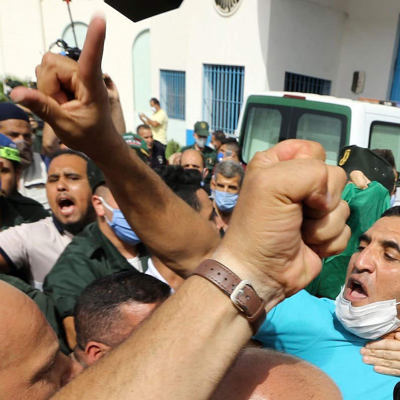 Two Algerian opposition figures held ahead parliamentary of elections