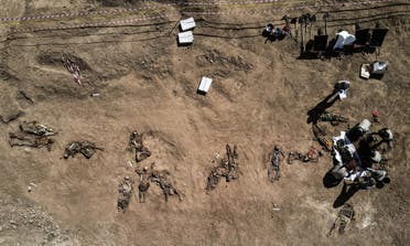 رفات تم استخراجها من المقبرة الجماعية لسجناء بادوش