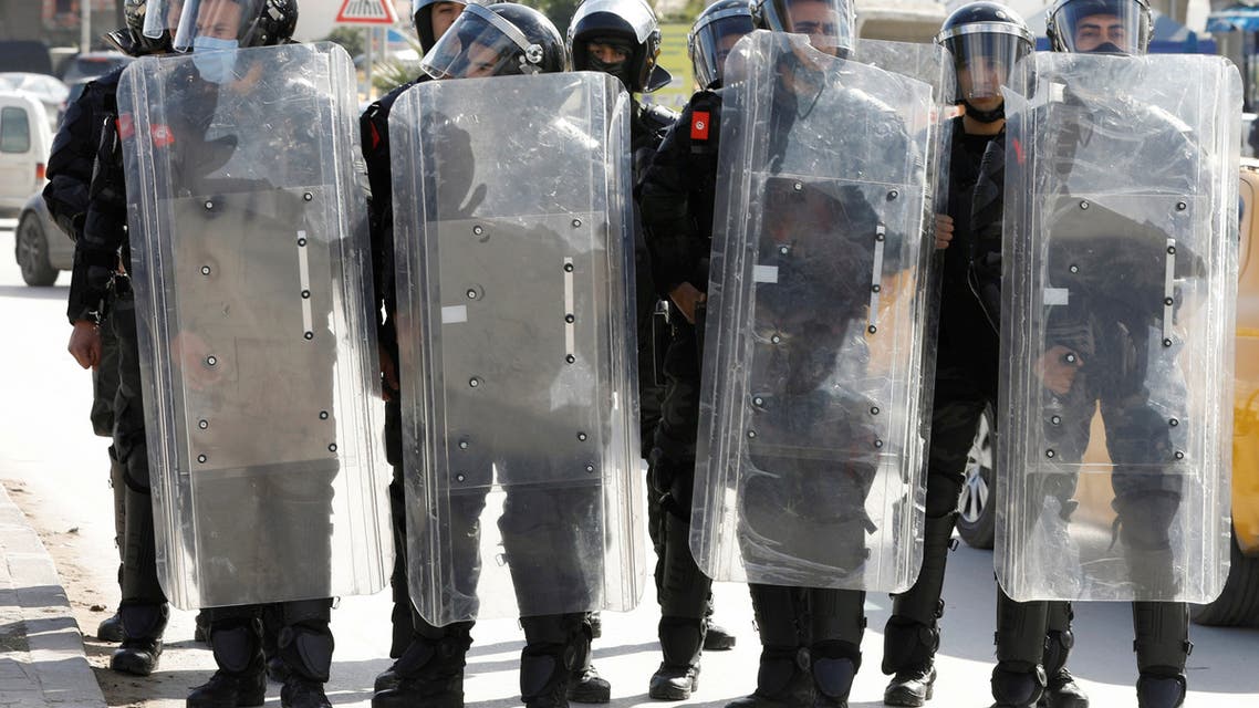 Members of the police stand guard during an anti-government protest in Tunis, Tunisia January 26, 2021. (File Photo: Reuters)