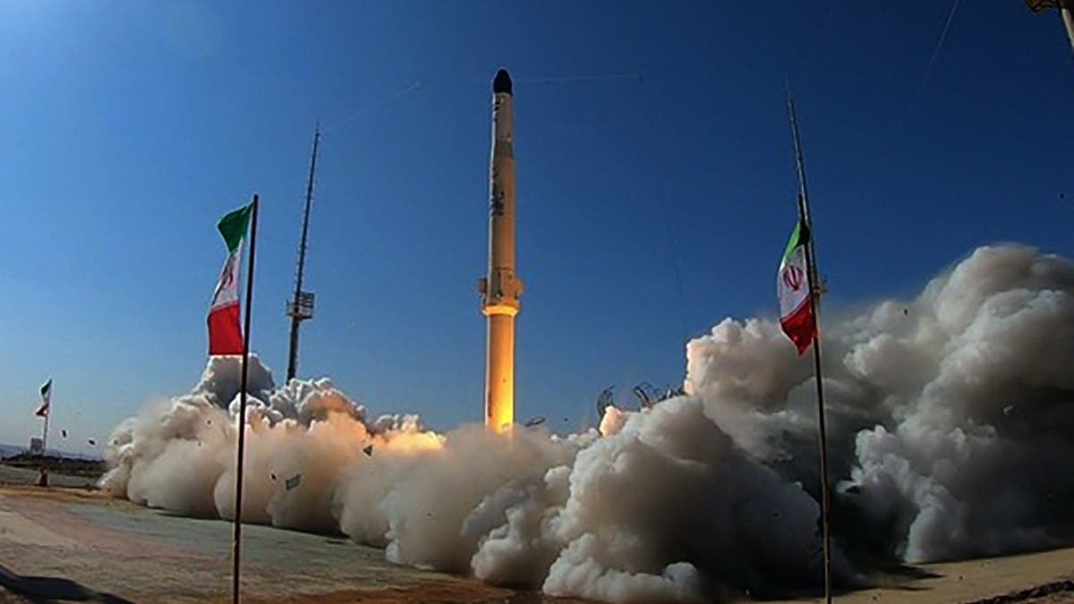 إيران تجري إطلاقا صاروخيا وسط استئناف المحادثات النووية