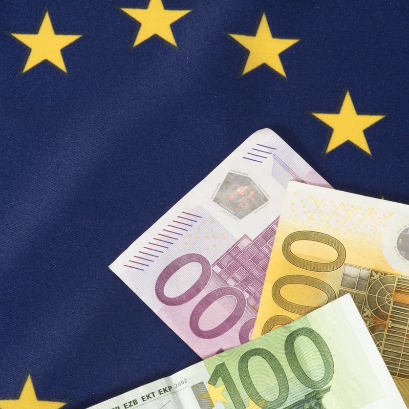 الضغوط تتزايد على الأسواق الأوروبية واليورو