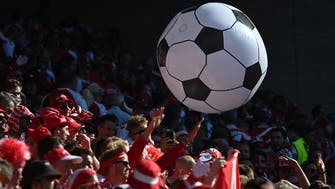 إصابة 3 مشجعين حضروا مباراة الدنمارك وبلجيكا بسلالة "دلتا"