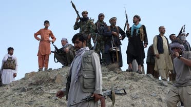 مسلحون موالون للحكومة الأفغانية (رويترز)