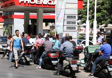 ازدحام عند محطات الوقود في لبنان