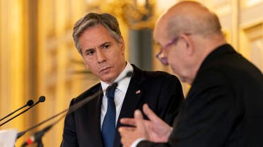 وزير الخارجية الأميركي أنتوني بلينكن، ونظيره الفرنسي جان إيف لودريان (25 يونيو- أسوشييتد برس)